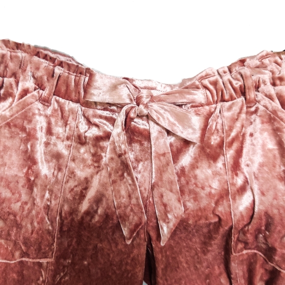 Jolt Lounge Act Pink Crushed Velvet Crop Joggers - Picture 4 of 13